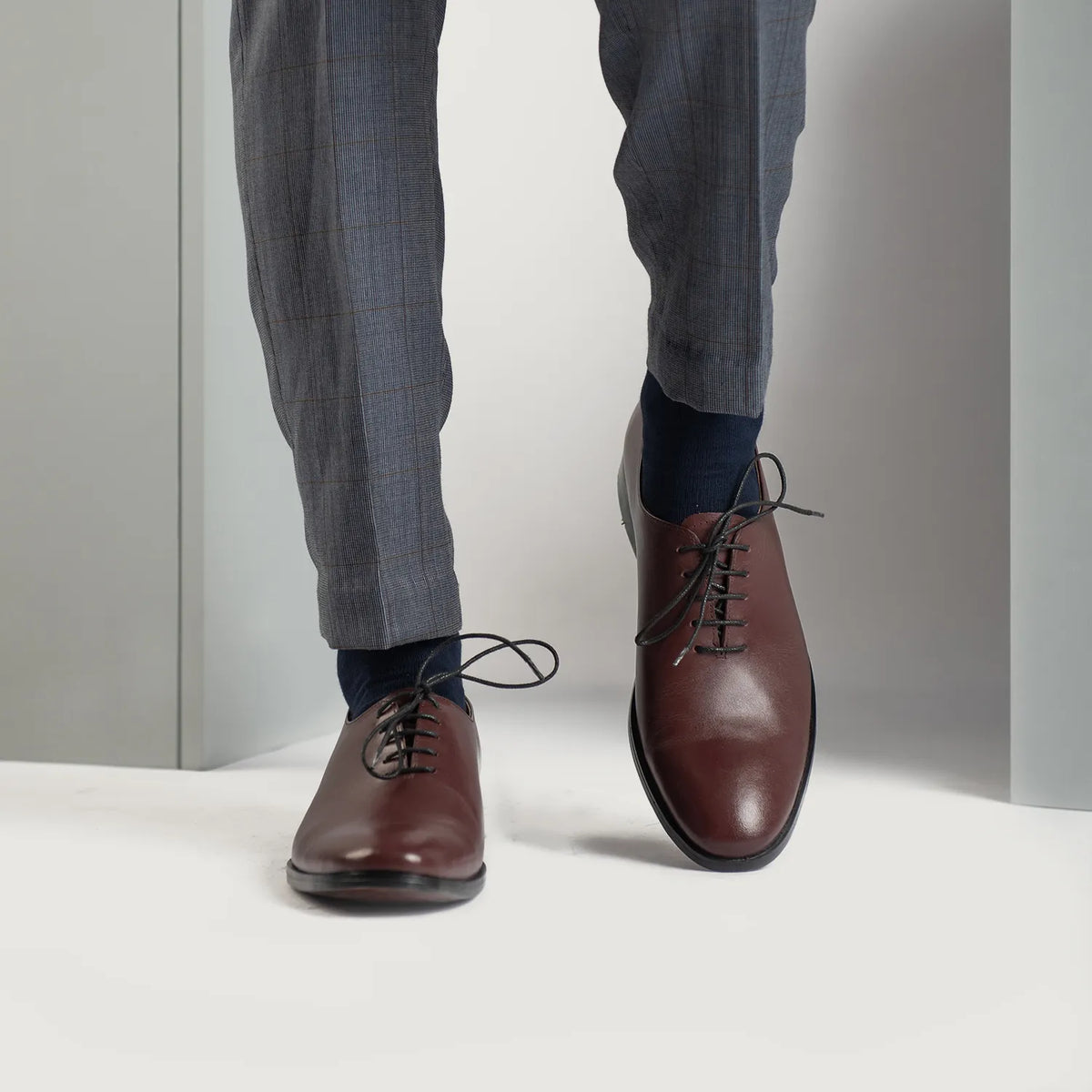 Tailored Rib Cuffs & Hem Craftsmanship Construction Detail on Director Wholecut Maroon Leather Shoes For Men