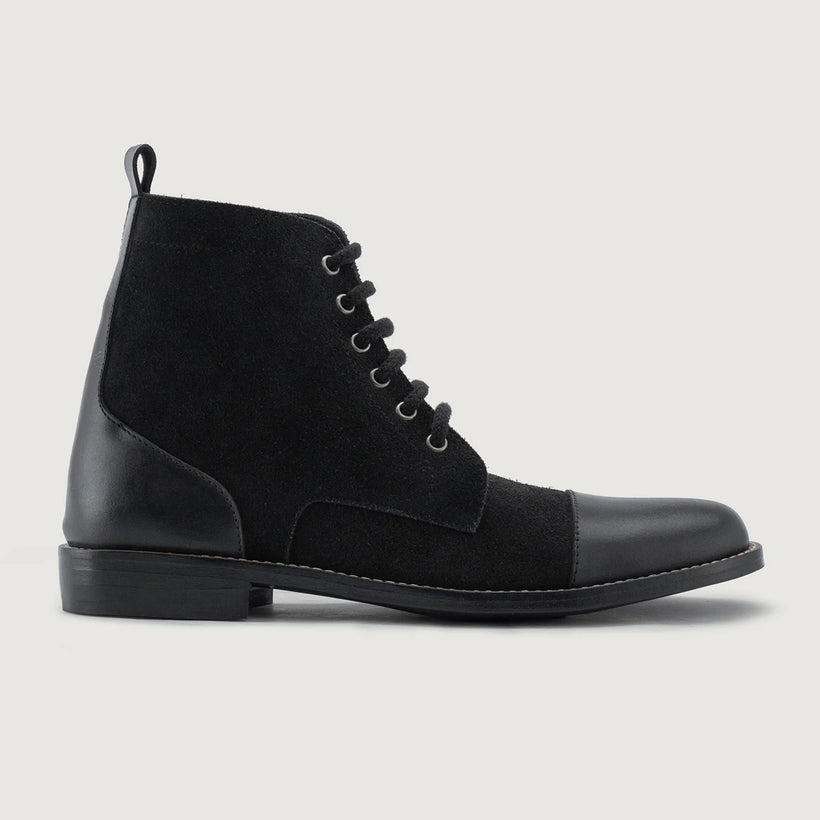 Knight Derby Hybrid Black Leather Boots - StudGuard