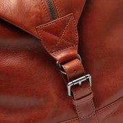 
100% Full-Grain Wax Pull-Up 100% Full-Grain Leather Grain Texture & Handcrafted Patina Detail